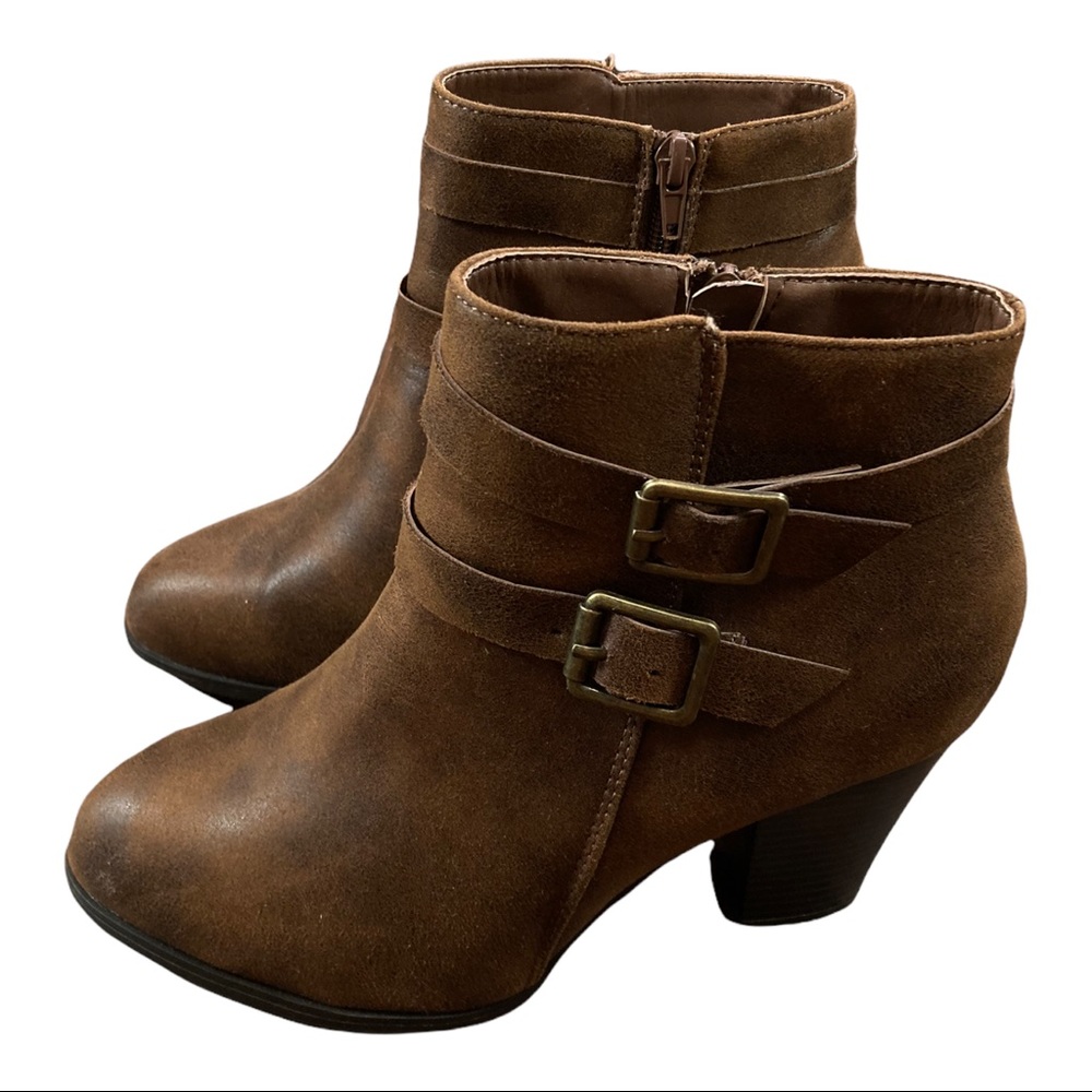 Just fabulous ankle booties women’s size 9 brown with buckles 3 inch heel faux l